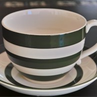 英国　T.G.GREEN 緑色のラインが愛らしい大きなカップ&ソーサー