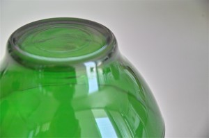 ガラス製のグリーンのカフェオレボウル　フランス製　１