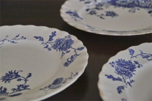径20センチ　英国　1887-1936年製　ケーキ皿　ブルーのお花柄３枚組　Late Mayers製　５