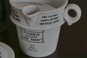 英国　GRIMWADE社製　離乳食を作られていたと言われています。陶器と金属のレアなセット。７