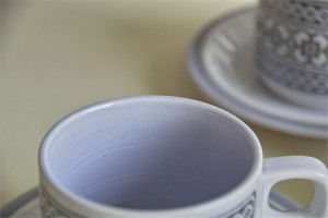 英国　ホーンジー（HORNSEA）コーヒーカップ&ソーサー　×　３ヶセットで　タペストリー柄　５