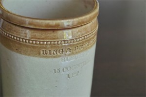 RING & BRYMER BIRCH'S 　英国　ストーンウェアのジャー　 DOULTON社製