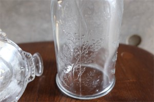 アメリカ　MOSSER GLASS （モッサーグラス）製　キャンドルホルダー　ヒイラギ柄　５