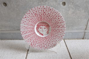 Bjørn (Bjorn) Wiinblad （ビョルン・ヴィンブラッドさん） 飾り皿　３１㌢　 デンマーク　ニモール窯　Nymølle 3057-164 １９
