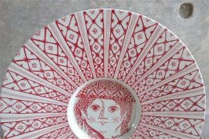 Bjørn (Bjorn) Wiinblad （ビョルン・ヴィンブラッドさん） 飾り皿　３１㌢　 デンマーク　ニモール窯　Nymølle 3057-164 １８