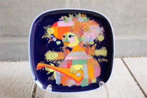 ドイツ　ローゼンタールStudio-line製　ビョルン・ヴィンブラッドデザイン　飾り皿　ギター（バラライカ）を弾く女性　１３