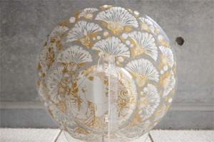独１９７６年　ROSENTHAL（ローゼンタール社）製　ビョルン・ヴィンブラッドデザインのガラス飾り皿　３０００枚限定　８