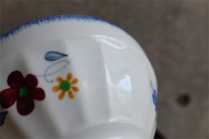 アンティークカフェオレボウル　その４３　フランス　DIGOIN（ディゴアン）社製　手書きの愛らしい小花柄