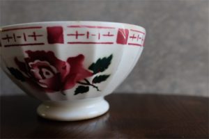 アンティークカフェオレボウル　その７１　フランス　SARREGUEMINES　（サルグミンヌ）製　薔薇柄　１６の記載