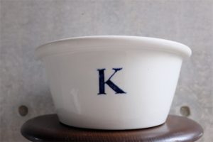 英国　キッチンアンティーク　「K」ボウル　大きく分厚いタイプです。