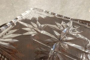 アンティークガラス　ドレッサートレイ　たっぷり重い気泡のあるアンティークプレスガラス　無色タイプ